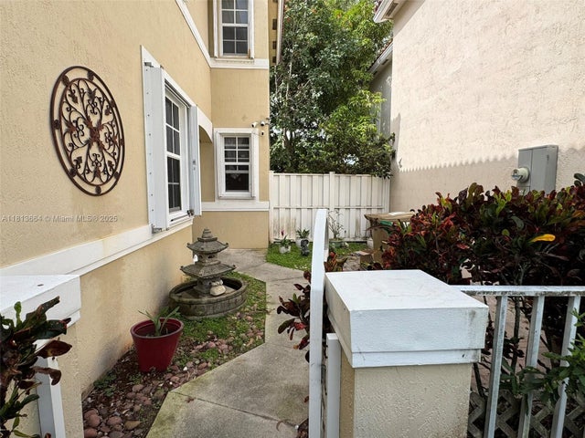3 of 20 - 15048 Sw 51st St, Davie, FL