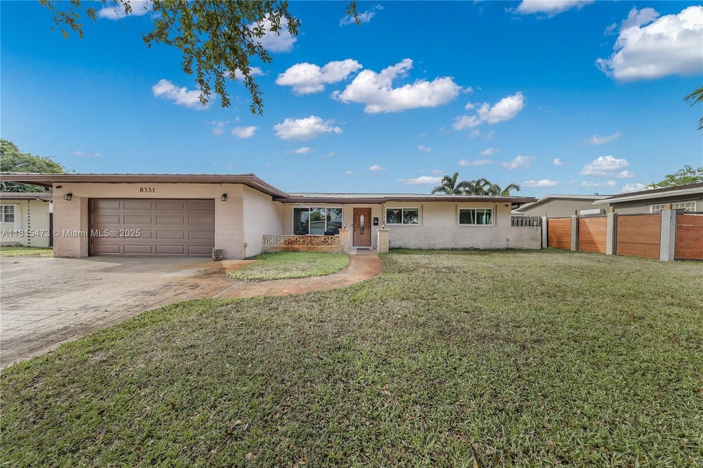 8331 Nw 18th St, Pembroke Pines