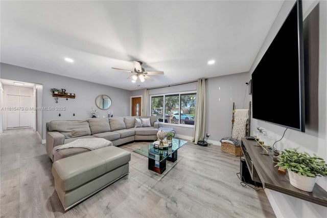 4 of 18 - 8331 Nw 18th St, Pembroke Pines, FL