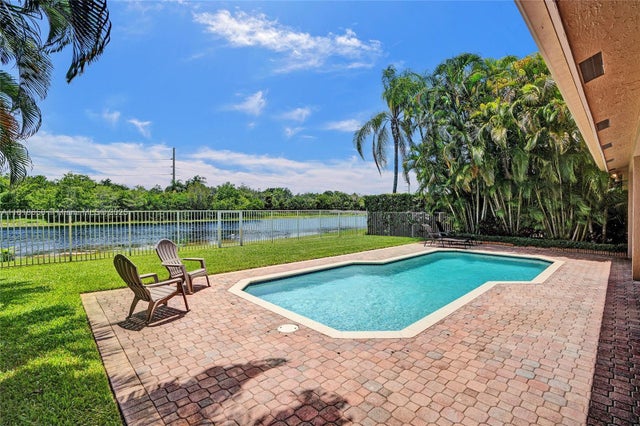 2 of 38 - 2509 Hunters Run Way, Weston, FL
