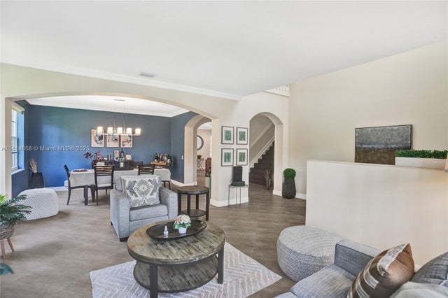 4 of 38 - 2509 Hunters Run Way, Weston, FL