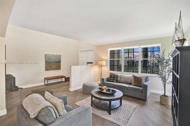 5 of 38 - 2509 Hunters Run Way, Weston, FL