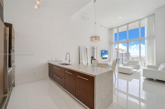 1 of 18 - 475 Brickell Ave 2807, Miami, FL
