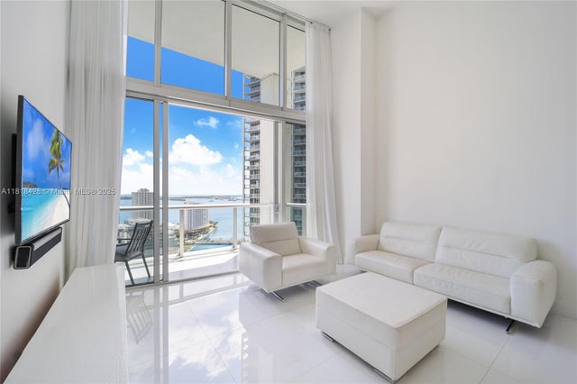 3 of 18 - 475 Brickell Ave 2807, Miami, FL