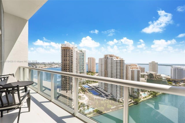 4 of 18 - 475 Brickell Ave 2807, Miami, FL