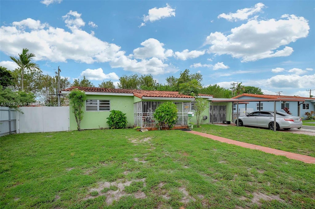 1150 W 69th Pl, Hialeah