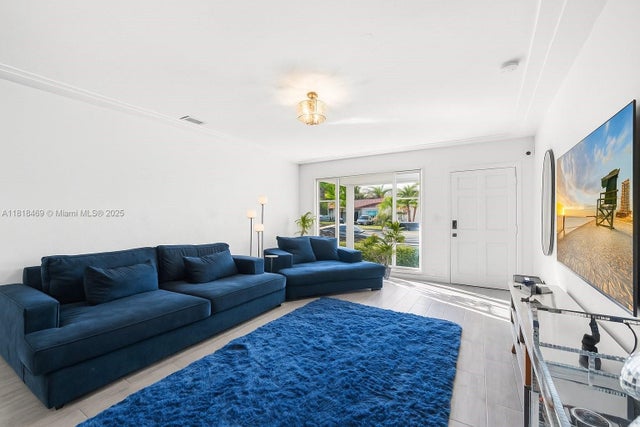 5 of 38 - 1545 Normandy Dr, Miami Beach, FL