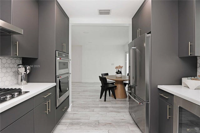 3 of 34 - 1611 Madison St, Hollywood, FL