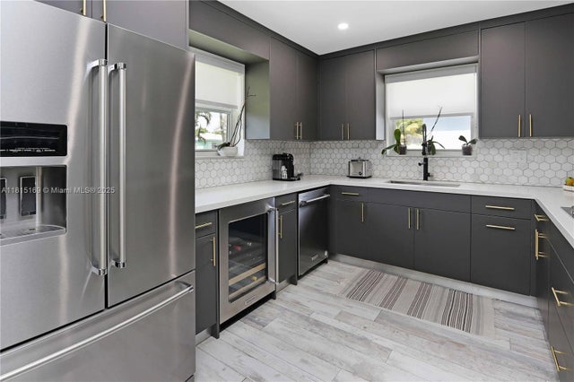 5 of 34 - 1611 Madison St, Hollywood, FL