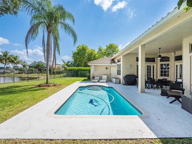 4 of 34 - 643 Lake Blvd, Weston, FL