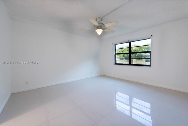 3 of 15 - 301 Cambridge Rd 203, Hollywood, FL