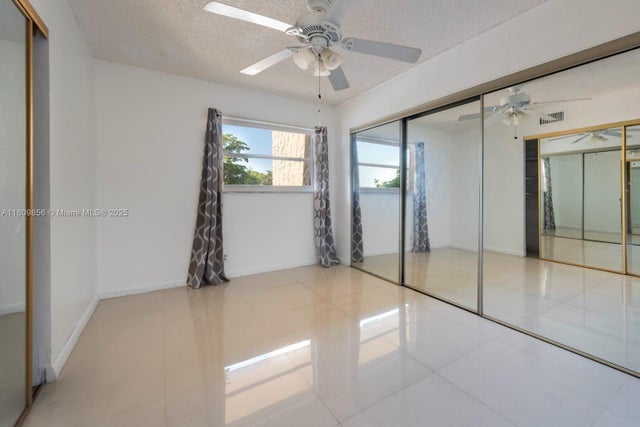 5 of 15 - 301 Cambridge Rd 203, Hollywood, FL