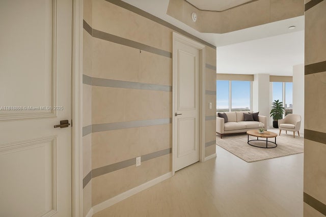 2 of 30 - 4775 Collins Ave 2805, Miami Beach, FL
