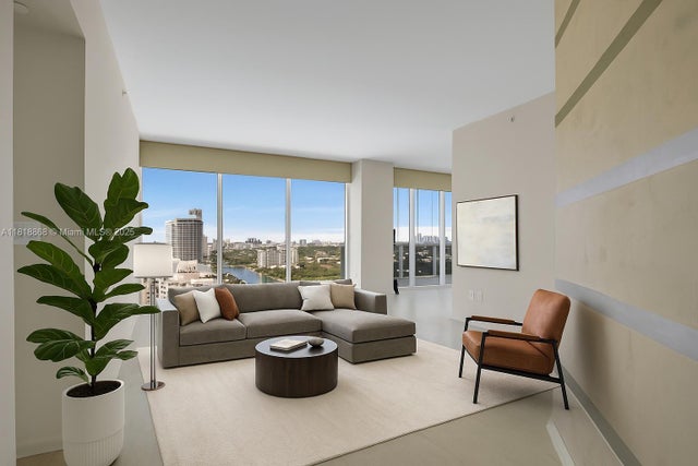 4 of 30 - 4775 Collins Ave 2805, Miami Beach, FL