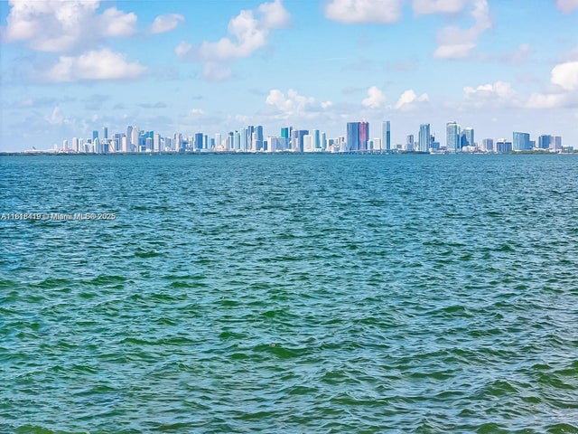 3 of 11 - 1730 Bay Dr, Miami Beach, FL
