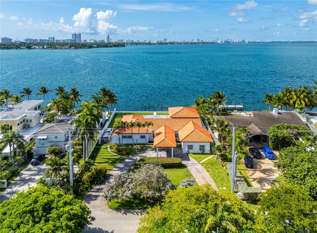 4 of 11 - 1730 Bay Dr, Miami Beach, FL