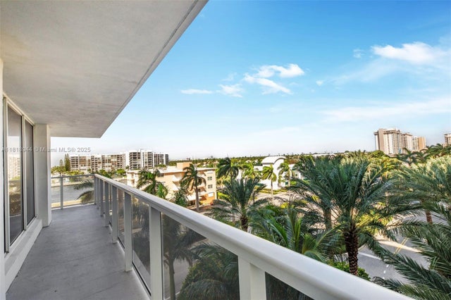 1 of 31 - 2751 S Ocean Dr 501n, Hollywood, FL