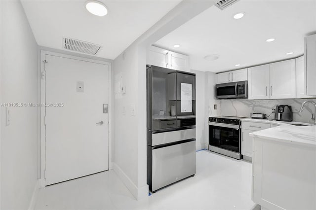 3 of 23 - 3015 N Ocean Blvd 4k, Fort Lauderdale, FL
