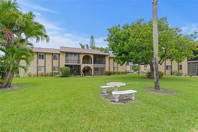 311 Pine Ridge Cir C-2, Green Acres