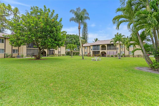 2 of 36 - 311 Pine Ridge Cir C-2, Green Acres, FL