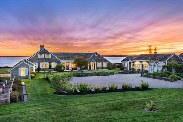 19 Taylor's Ln S, Little Compton