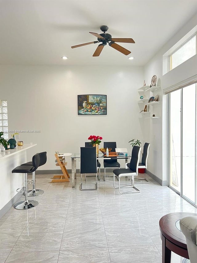 2 of 26 - 1120 Papaya St, Hollywood, FL