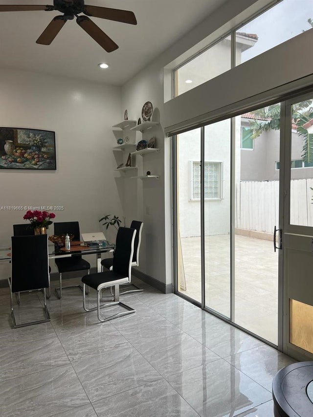 4 of 26 - 1120 Papaya St, Hollywood, FL