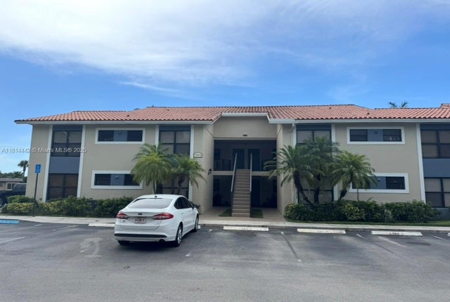 3 of 18 - 1484 Lake Crystal Dr E, West Palm Beach, FL