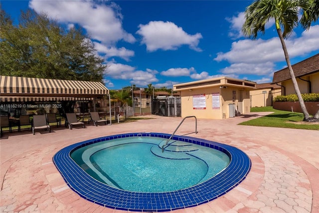 3 of 16 - 301 Cambridge Rd 302, Hollywood, FL