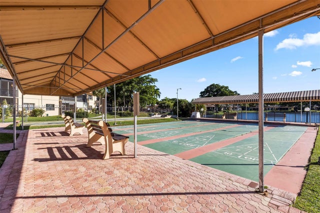 4 of 16 - 301 Cambridge Rd 302, Hollywood, FL