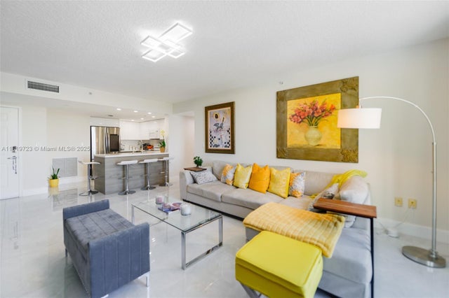 4 of 35 - 3000 Coral Way 1208, Miami, FL