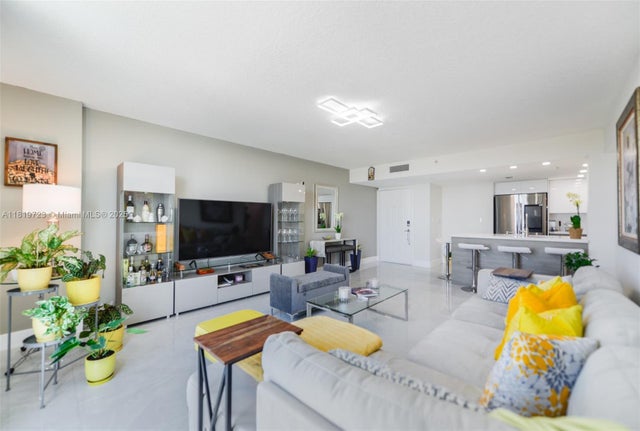 5 of 35 - 3000 Coral Way 1208, Miami, FL