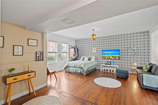 1 of 15 - 760 Meridian Ave 3, Miami Beach, FL