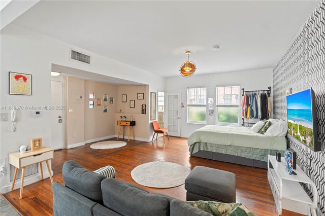 2 of 15 - 760 Meridian Ave 3, Miami Beach, FL