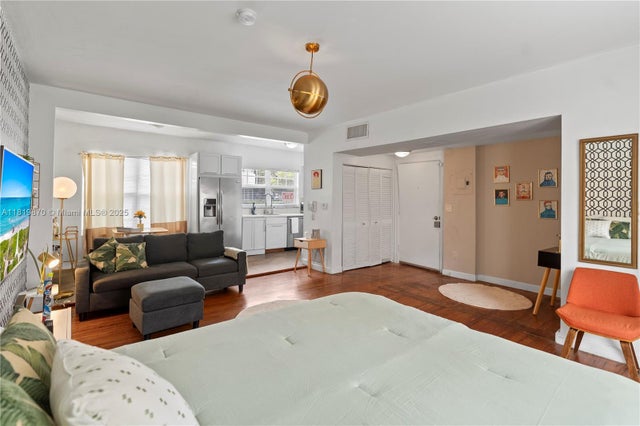 5 of 15 - 760 Meridian Ave 3, Miami Beach, FL