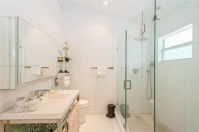 4 of 14 - 798 Crandon Blvd 55-b, Key Biscayne, FL