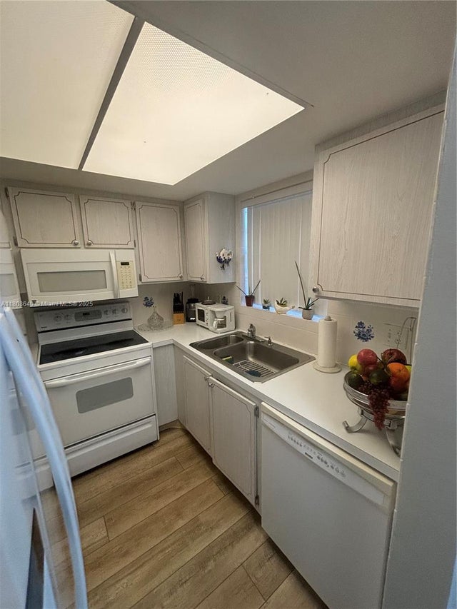 5 of 9 - 2929 Se Ocean Blvd 125-3, Stuart, FL