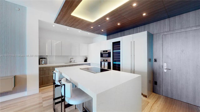 4 of 35 - 6799 Collins Ave 405, Miami Beach, FL