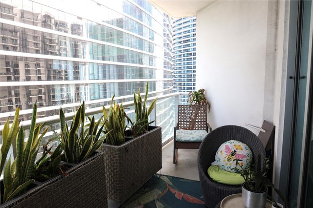 2 of 10 - 300 S Biscayne Blvd T-3504, Miami, FL