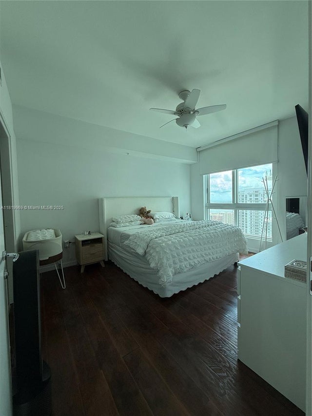 5 of 10 - 300 S Biscayne Blvd T-3504, Miami, FL