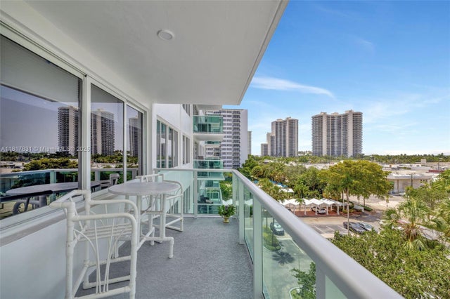 5 of 32 - 3233 Ne 34th St 611, Fort Lauderdale, FL