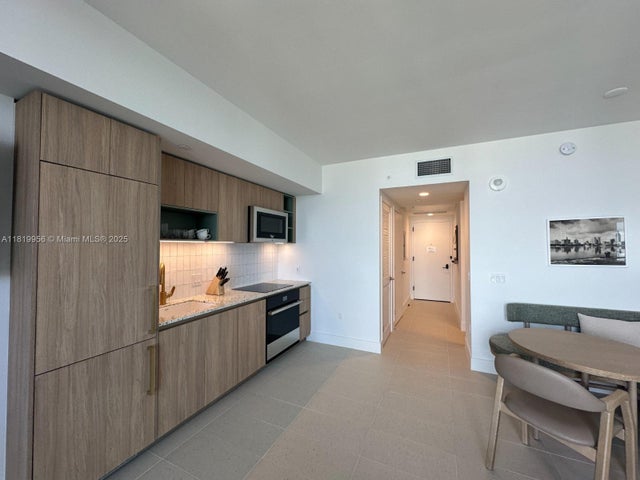 5 of 14 - 601 Ne 1st Aveue 4603, Miami, FL