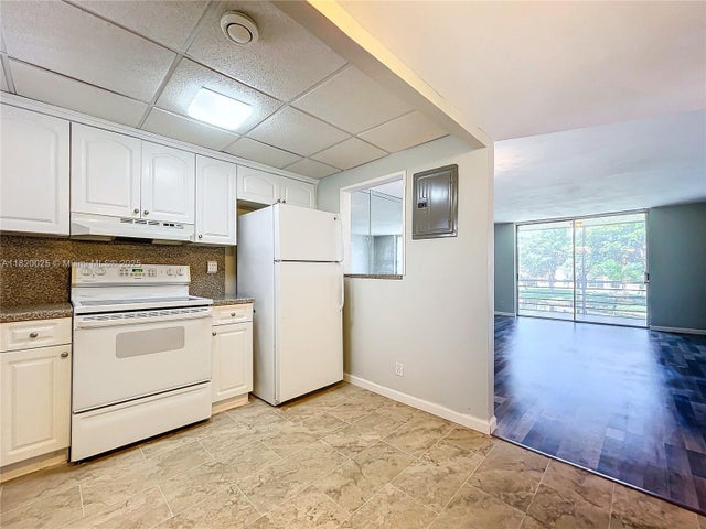 5 of 30 - 9850 Sunrise Lakes Blvd 212, Sunrise, FL