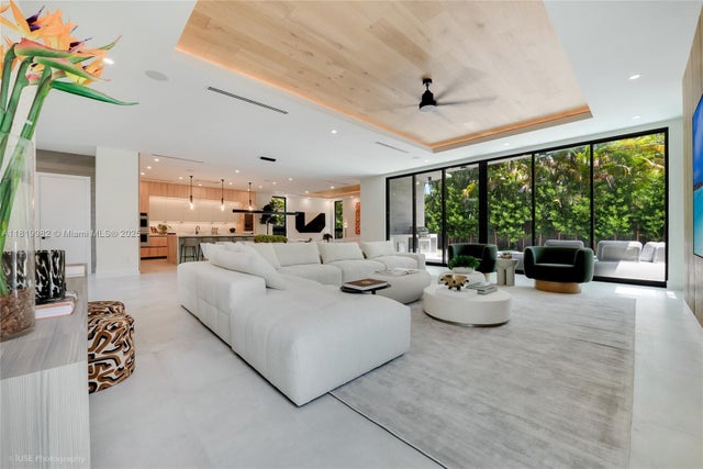 2 of 32 - 4110 Park Ave, Miami, FL
