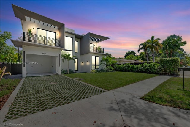 2 of 32 - 4110 Park Ave, Miami, FL