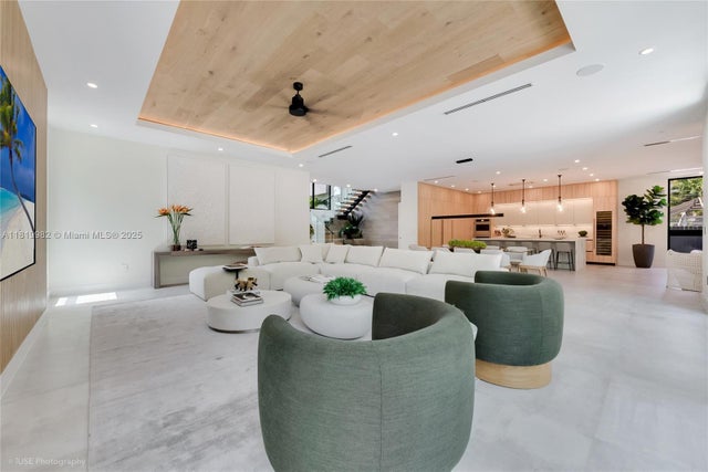 3 of 32 - 4110 Park Ave, Miami, FL