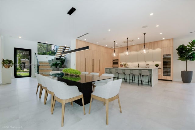 4 of 32 - 4110 Park Ave, Miami, FL