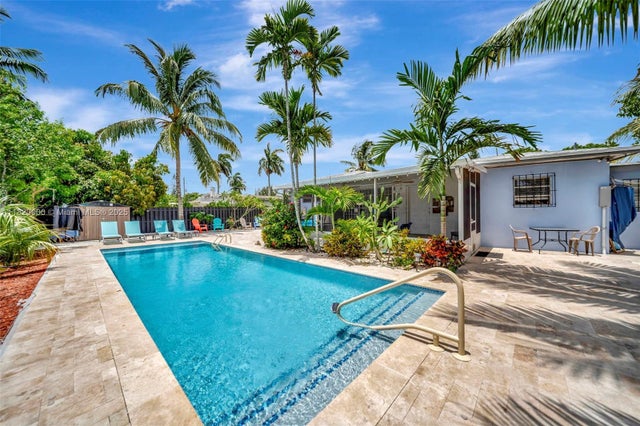 1 of 72 - 14925 Ne 7th Ave, Miami, FL