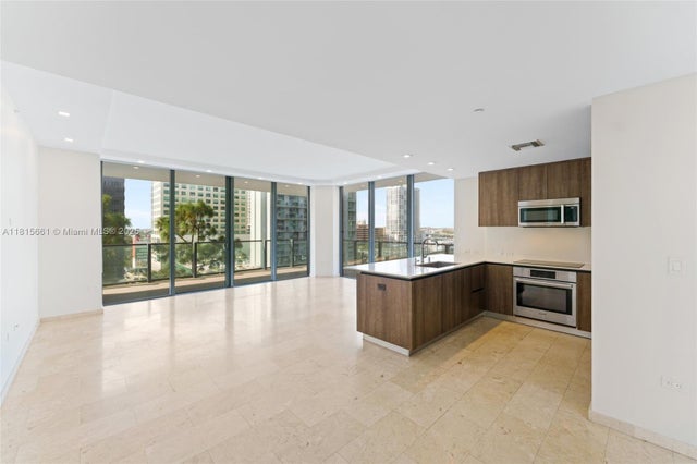 5 of 63 - 88 Sw 7th St 712, Miami, FL