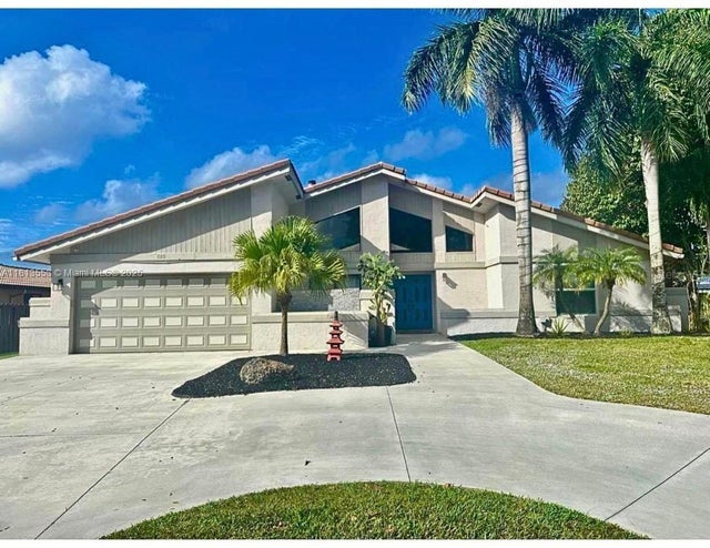 2 of 23 - 680 Nw 111th Way, Coral Springs, FL